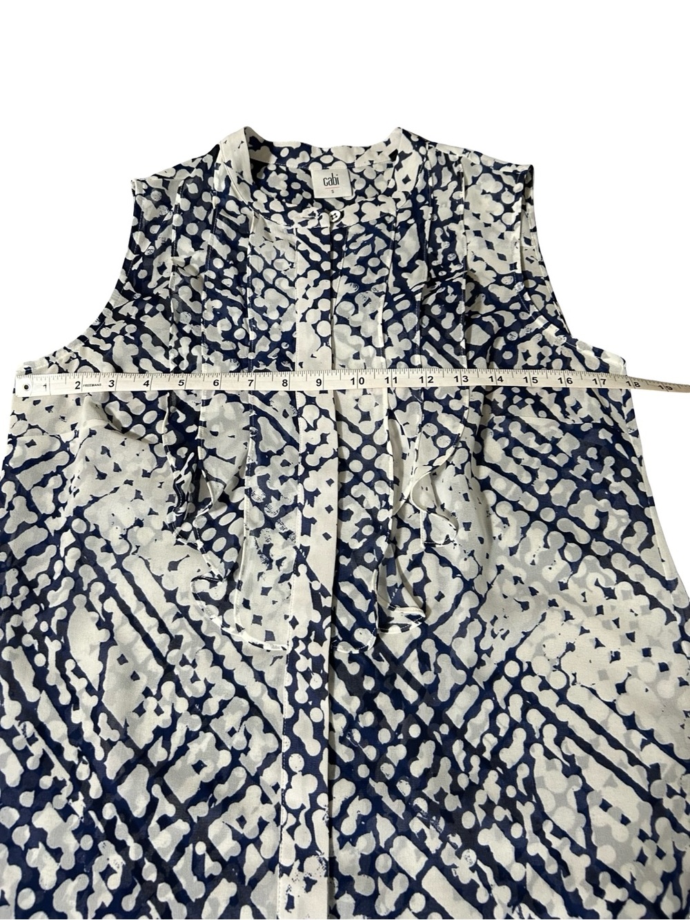 Cabi Sleeveless
Blouse Size S Blue White Abstract
Print Ruffle Front - Picture 4 of 6
